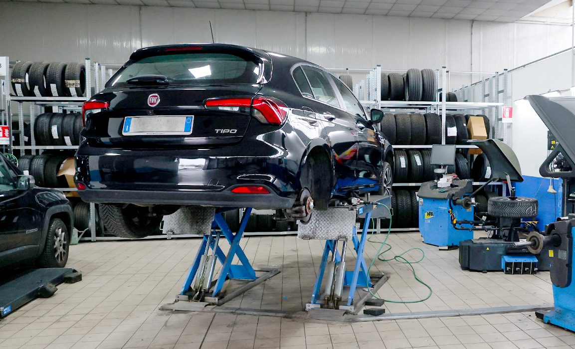 Fiat TIPO su ponteggio